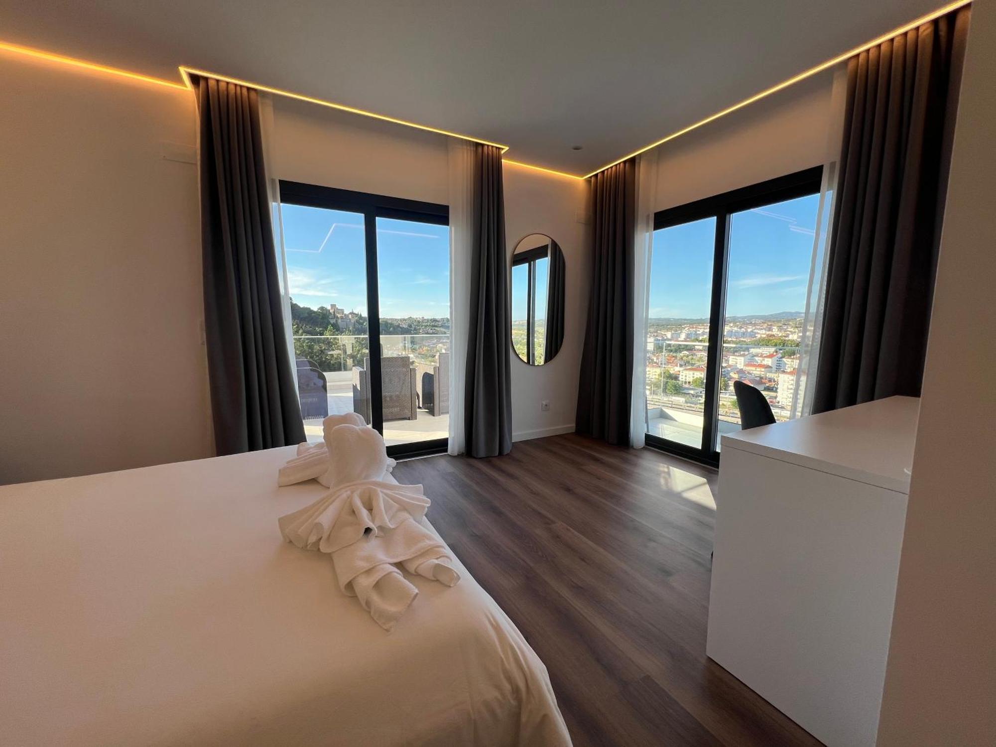 Pombal - Luxury With Private Pool And Castle View * Tomar